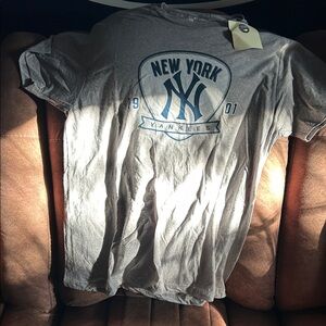 Wright & Ditson Gray New York Yankees Tee